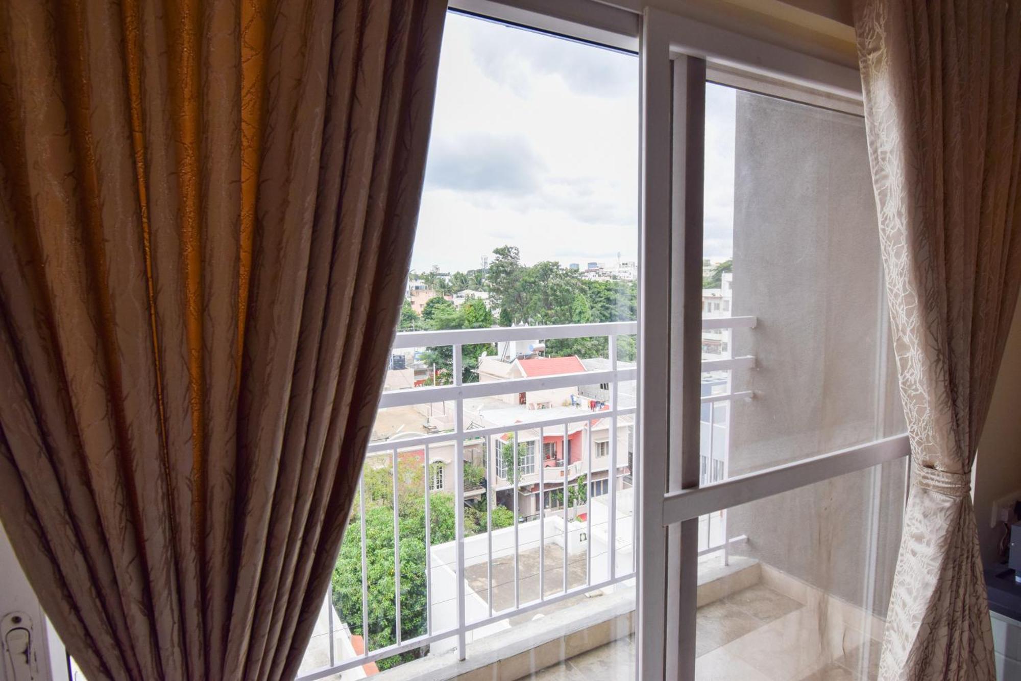 Staymazing-1,2 & 3 Bhk Ac Apartments In Hebbal-5Mins To Manyata-30Mins To Airport Бангалор Экстерьер фото
